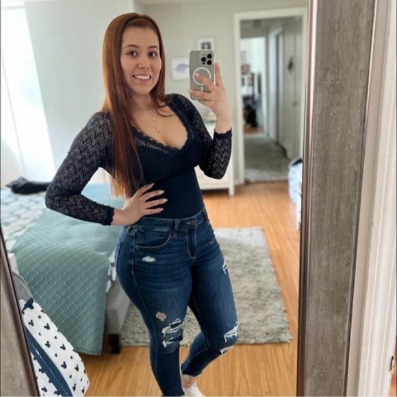 Meet your Posher, Andrea - Picture 1 of 1